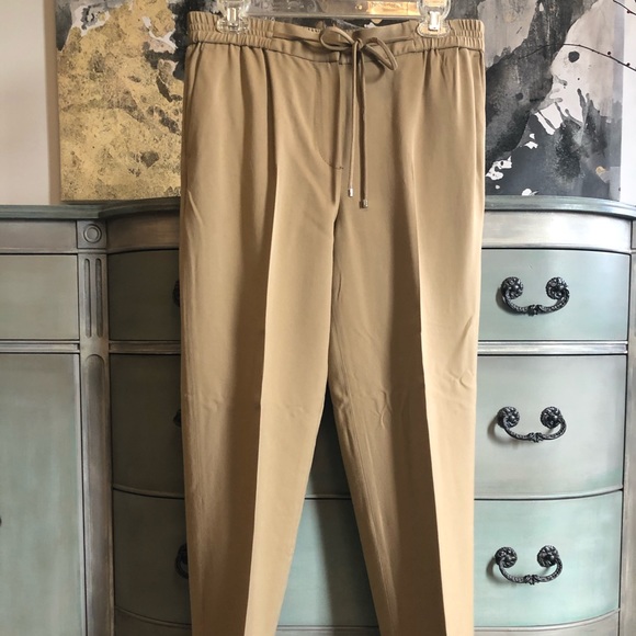 Cute adjustable mid-rise pants. - Picture 2 of 6